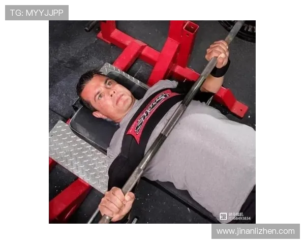 龙门架助力打造完美身材成为健身房必备秘密武器 你不可不知的训练利器 龙门架助力打造完美身材成为健身房必备秘密武器 你不可不知的训练利器