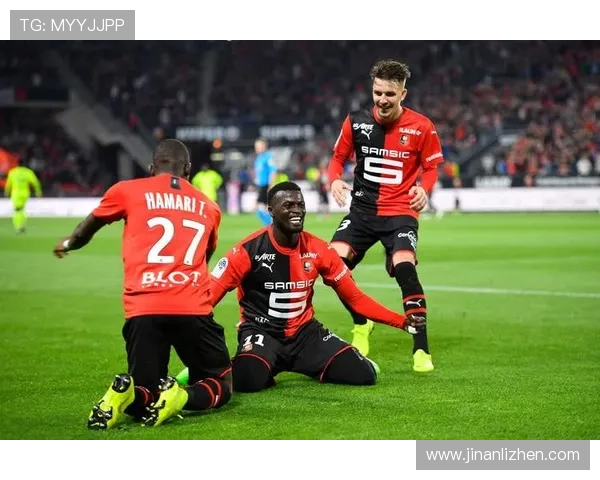 法甲防守技巧集锦:顶级球员的抢断与卡位教学 法甲防守技巧集锦:顶级球员的抢断与卡位教学