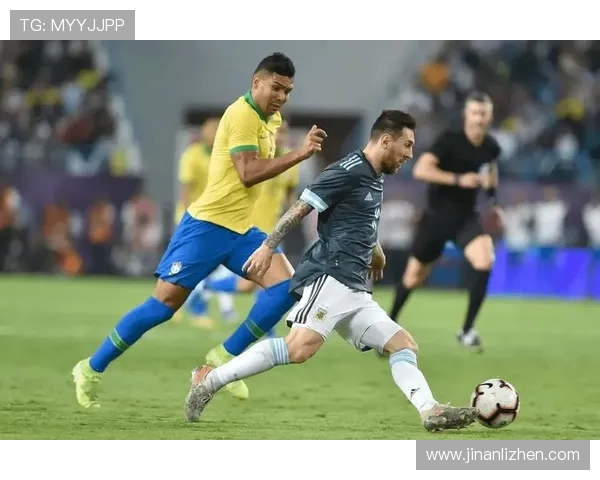 《巴西世界杯背后的故事：激情、荣耀与挑战》